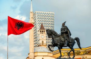 Statue équestre de Skanderbeg à Tirana 